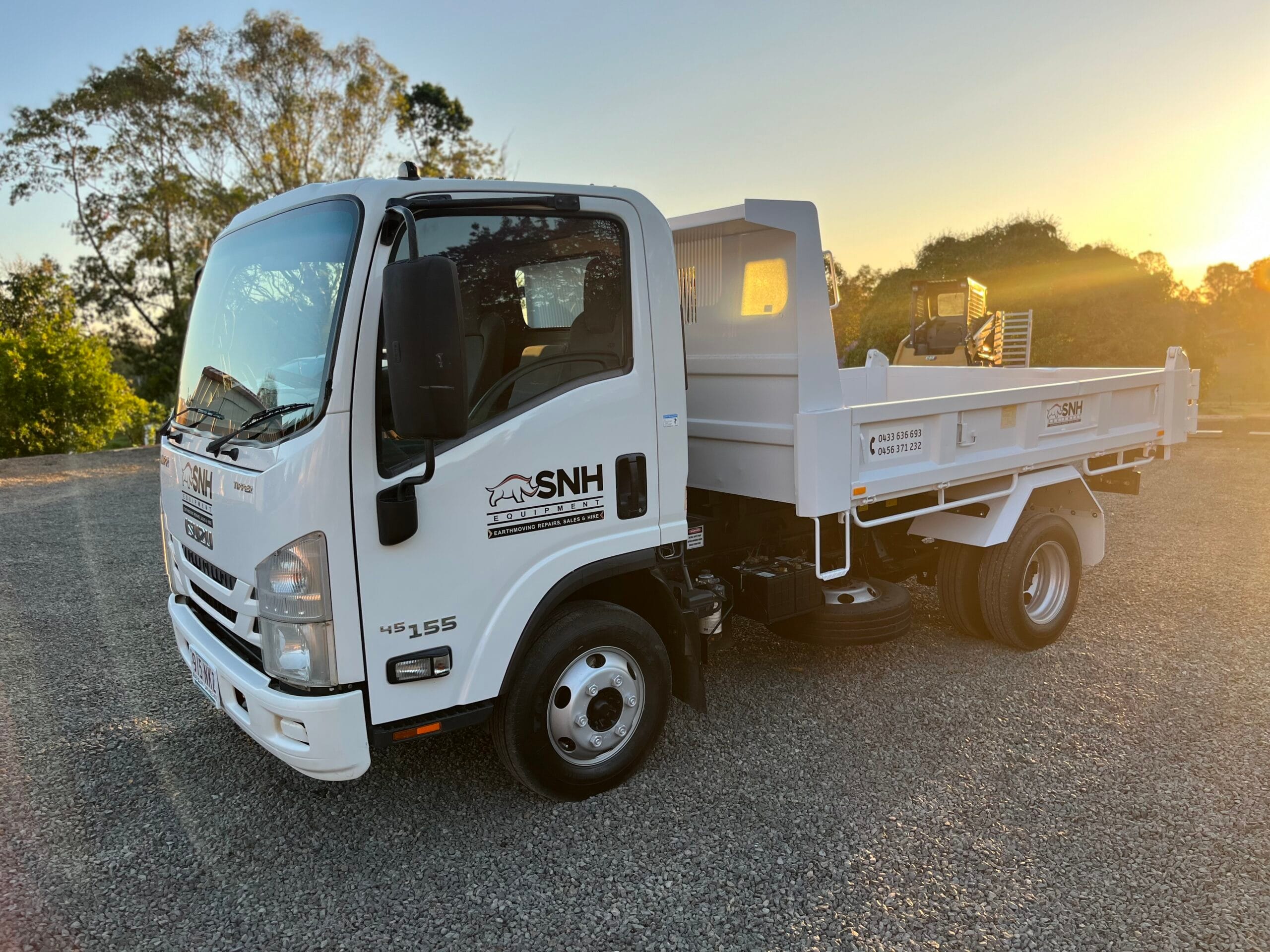 Isuzu NPR 45-155 Tipper Truck (4.5T GVM – Car Licence) – For Hire - Image 3